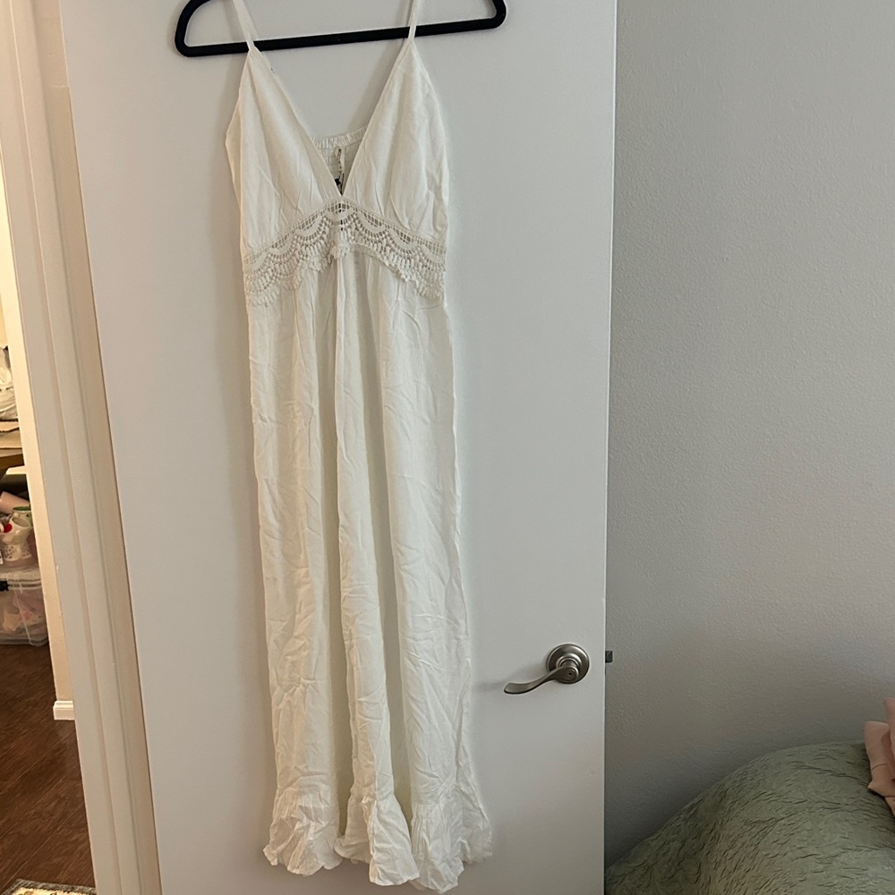 Elegant White Maxi Dress
